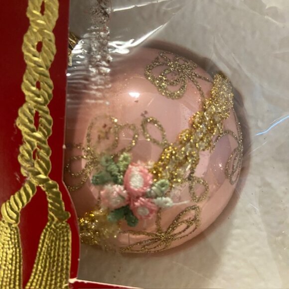 Vintage ~ VICTORIA Collection ~ Christmas Ornaments ~ Set of 4 ~ 2 Blue & 2 Pink - Picture 8 of 8